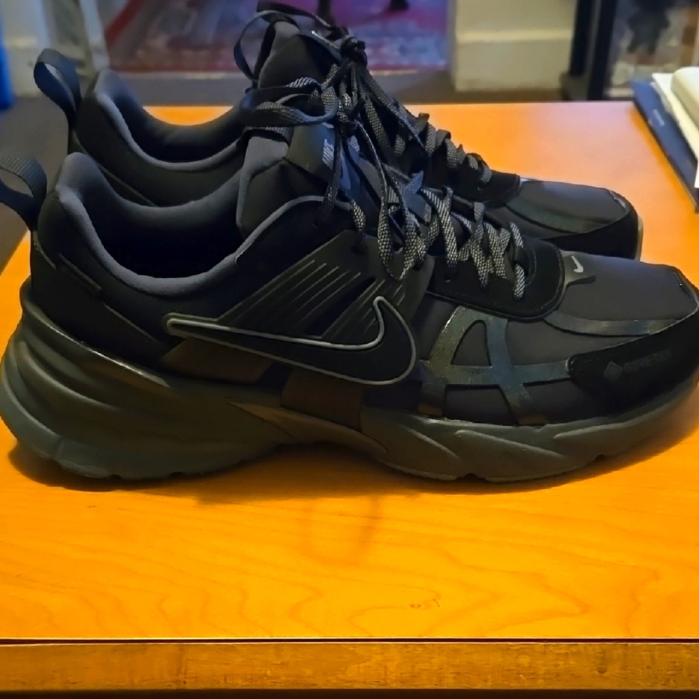 Nike V2K